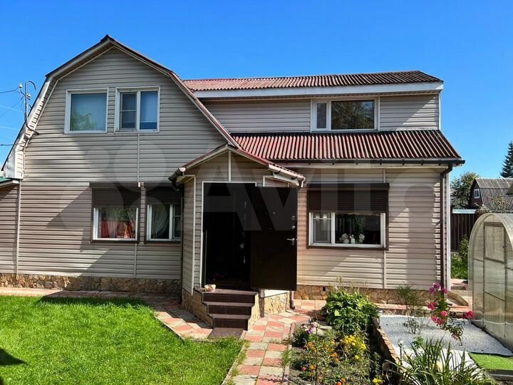 Дом 190 м² на участке 4,3 сот.