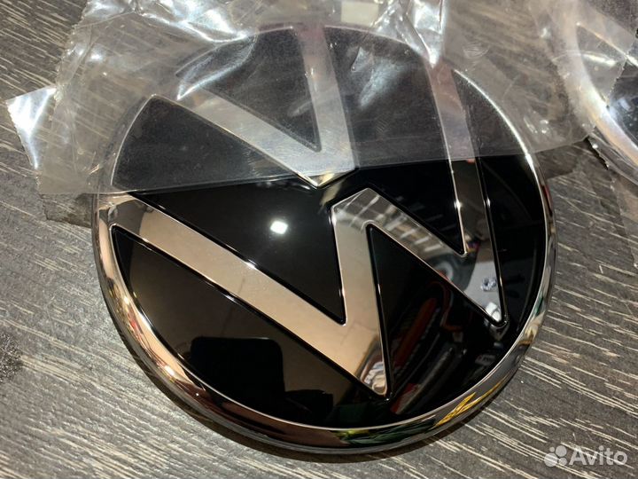 Задний значек хром tiguan NEW orig vwag