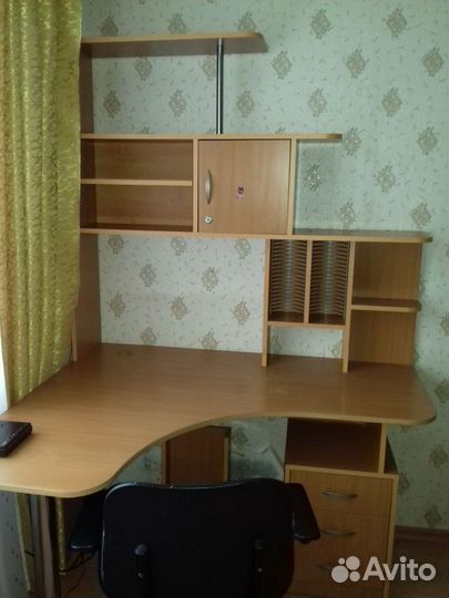 Стол компьютерный