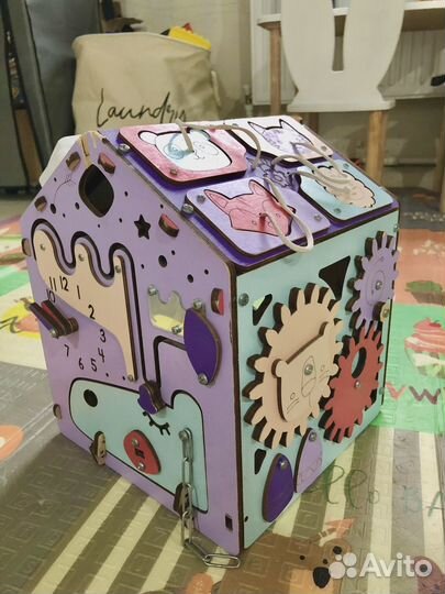 Бизиборд домик со светом 31-25-25см