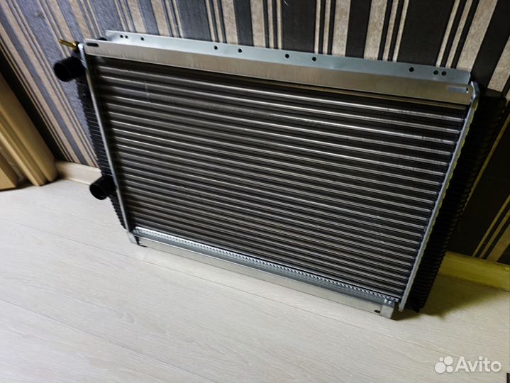 Радиатор охлаждения УАЗ патриот