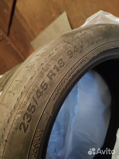 Kumho Ecsta HS51 235/45 R18