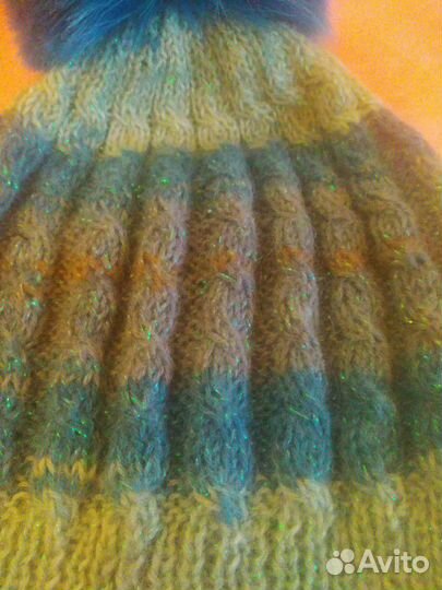 Шапка вязаннся, с натуральным помпоном