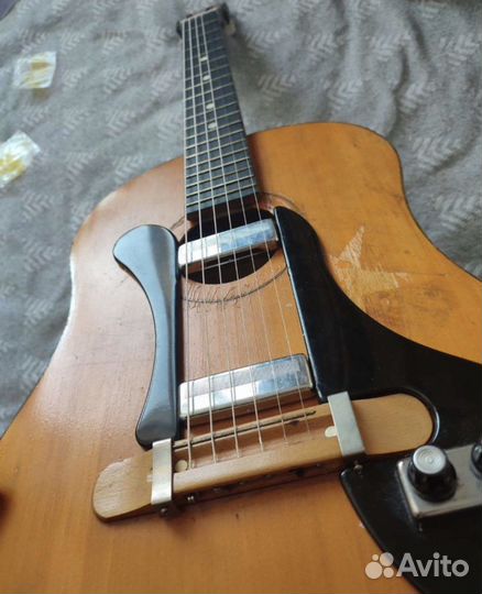 Электроакустическая гитара винтажная 70-80х