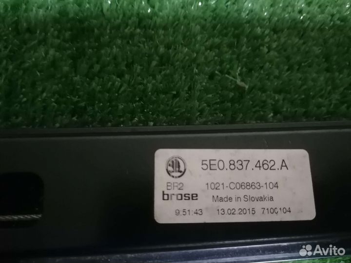 Стеклоподъемник передний правый Skoda Octavia A7