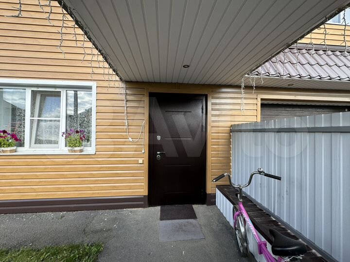 Дом 196 м² на участке 6 сот.