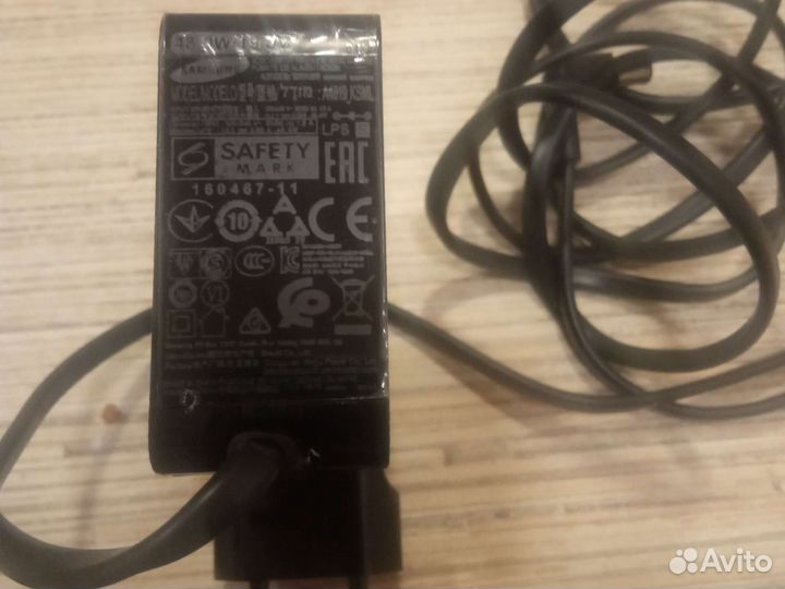 Блок питания для монитора или ноутбука