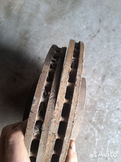 Диск тормозной передний Ford Mondeo