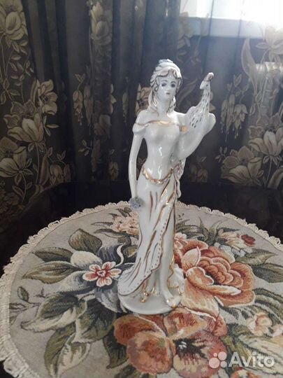 Шкатулки'статуэтки