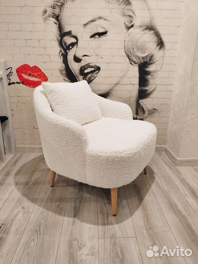 Кресло мягкое новое