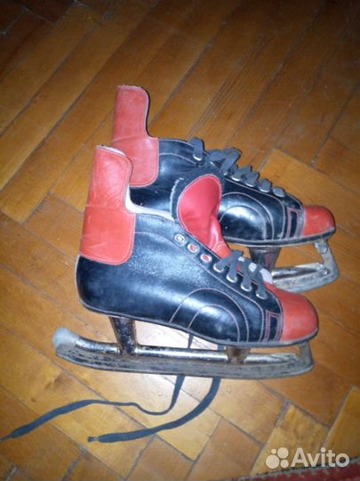Коньки хоккейные