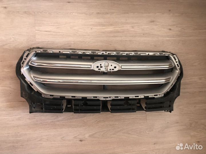Решетка радиатора Форд Куга 2 рестайлинг