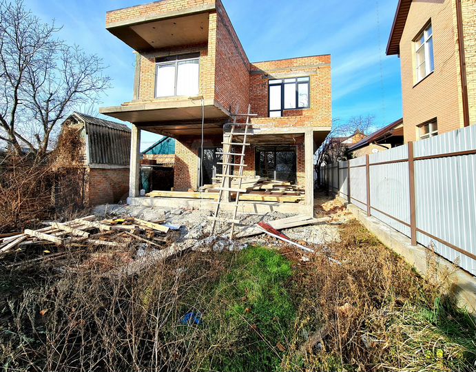 Дом 250 м² на участке 7 сот.