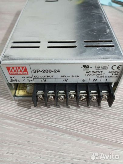 Блок питания Mean Well SP-200-24