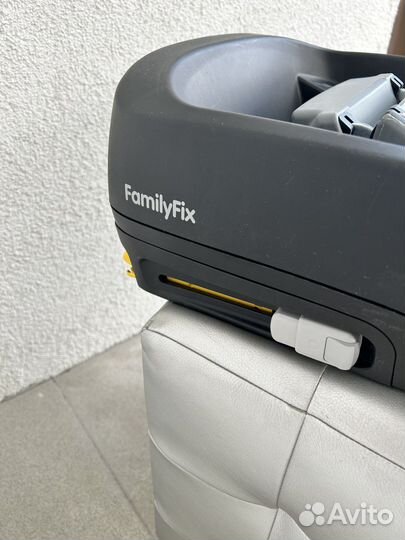 База maxi cosi isofix