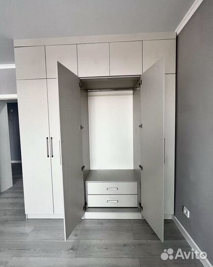 Шкаф распашной с фрезеровкой