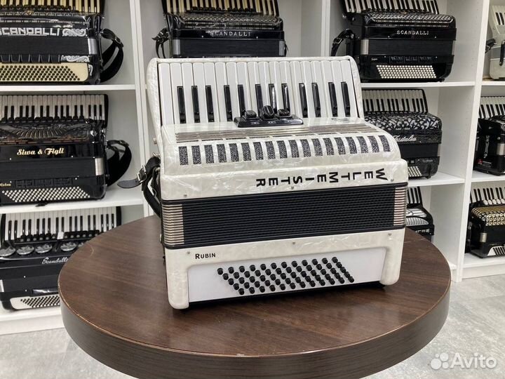 Аккордеон Weltmeister Rubin