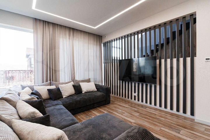 Дом 230 м² на участке 5 сот.