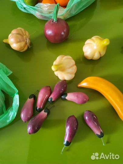 Муляжи фруктов, овощей хлеба