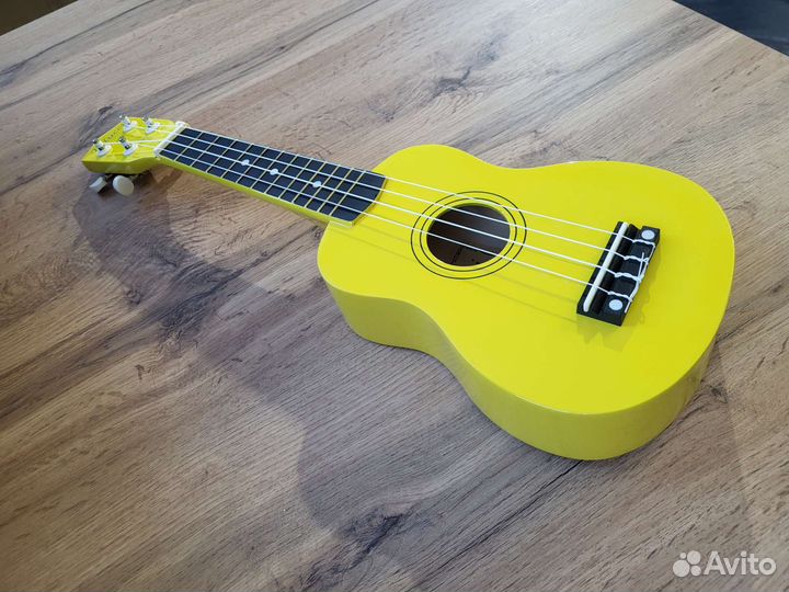 Укулеле Белучи Желтая