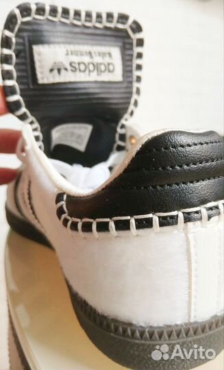 Кроссовки женские