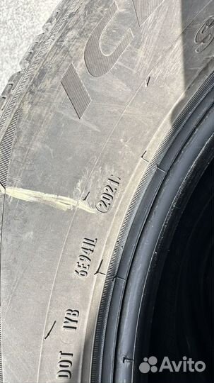 Pirelli Ice Zero FR SUV 225/65 R17