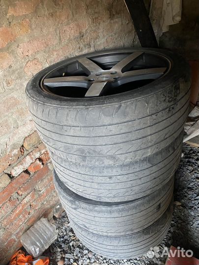 Headway HU901 235/40 R19