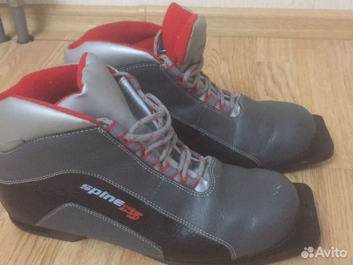 Лыжные ботинки