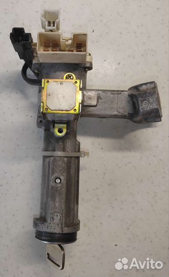 Замок зажигания Toyota Corolla ae101