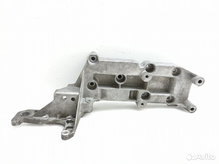 Кронштейн генератора Volvo Xc90 1 2.4D