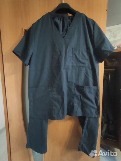 Медицинский халат, шапочка, хирургический костюм