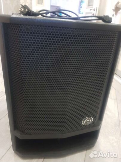Активный сабвуфер