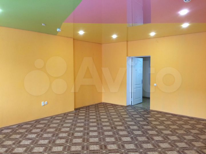 Торговая площадь и офисы в центре,12 - 1000 м²