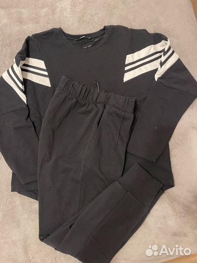 Уютные трикотажные костюмы в ассортименте