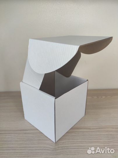 Коробка картонная самосборная