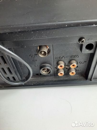 Продам видеомагнитофон