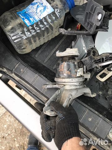 Подушка двигателя Рендж Ровер Эвок