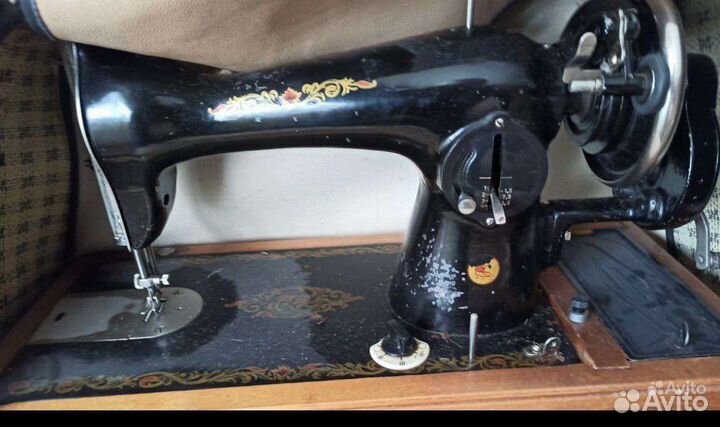 Машинка швейная