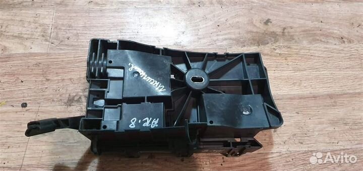 Корпус блока предохранителей Opel Insignia 2008-2