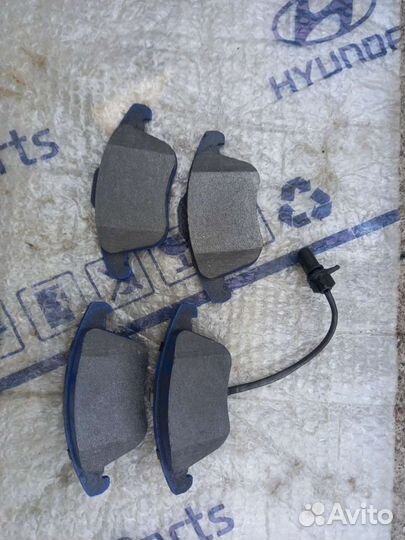 Volkswagen tiguan 07г- передние тормозные колодки