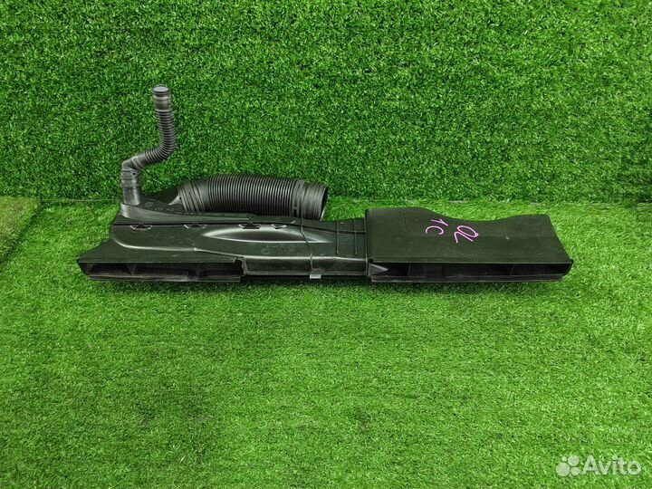 Воздухозаборник 5Q0129254B Audi A3 8V