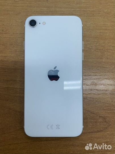 Телефон iPhone se 2020