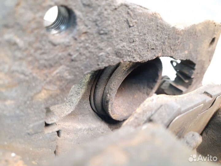 Auris E15 Corolla 150 Суппорт передний левый