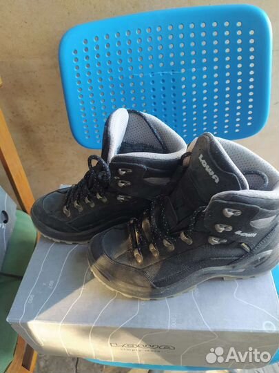 Ботинки женские трекинговые 36,5 Lowa
