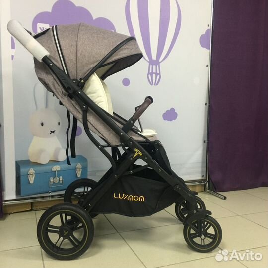 Прогулочная коляска с большими колёсами