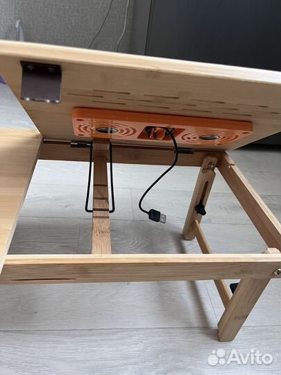 Столик для ноутбука с охлаждением