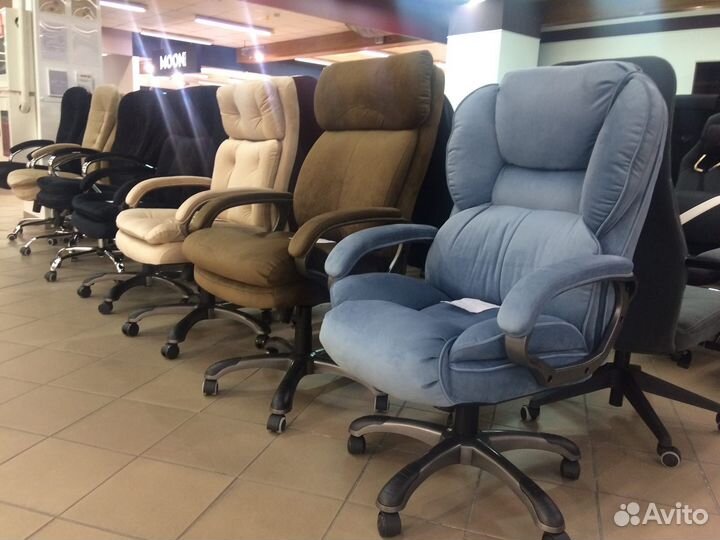 Компьютерное кресло новое