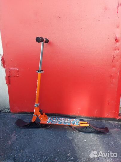 Детский снежный самокат