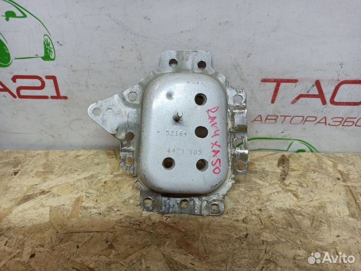 Крепление задней панели Toyota RAV4 XA50 (2018+)