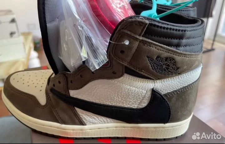 Nike air jordan 1 high og travis scott